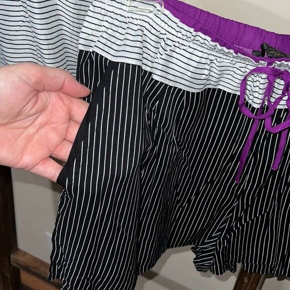 DONNA KARAN Sleepwear Set Tank Top & Shorts Size Medium Black White Purple NWT - Picture 7 of 8